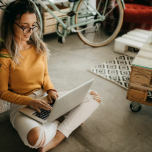 Kelly VanHoveln – Effortless Sales Mini-Course (Complete Guide)